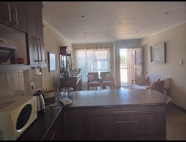 2 BEDROOM CLUSTER FOR SALE IN AMANDELRUG